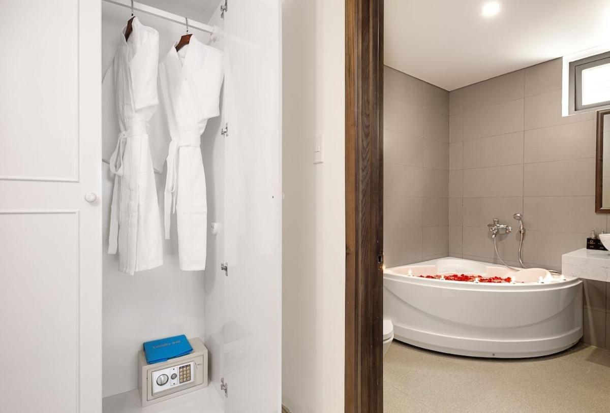 Hotel Grand Sea View &